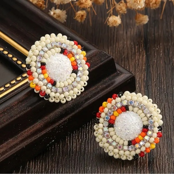 Handmade beaded Native Jewelry Earrings - Picture 3 of 3